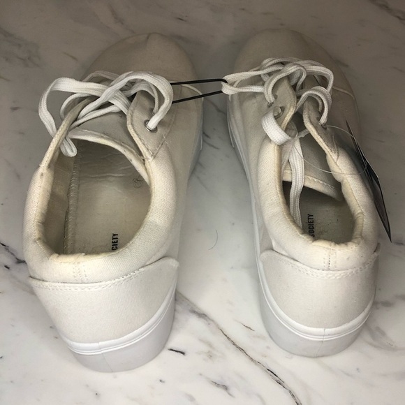 NWT WHITE PLATFORM SNEAKERS - 8 - Picture 4 of 10